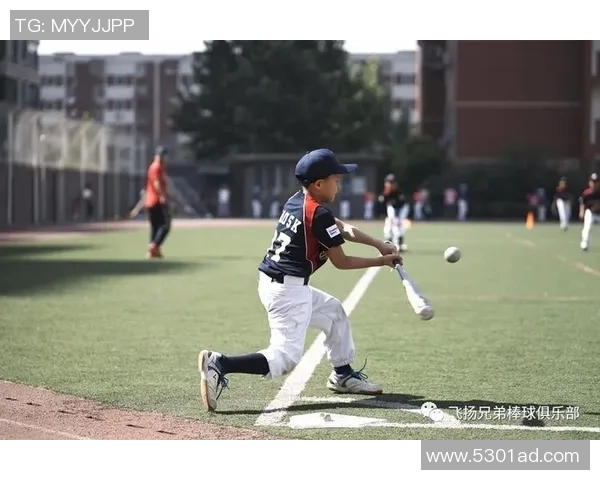 游泳纪录突破之路:探索历史性成绩背后的技巧与创新 游泳纪录突破之路:探索历史性成绩背后的技巧与创新